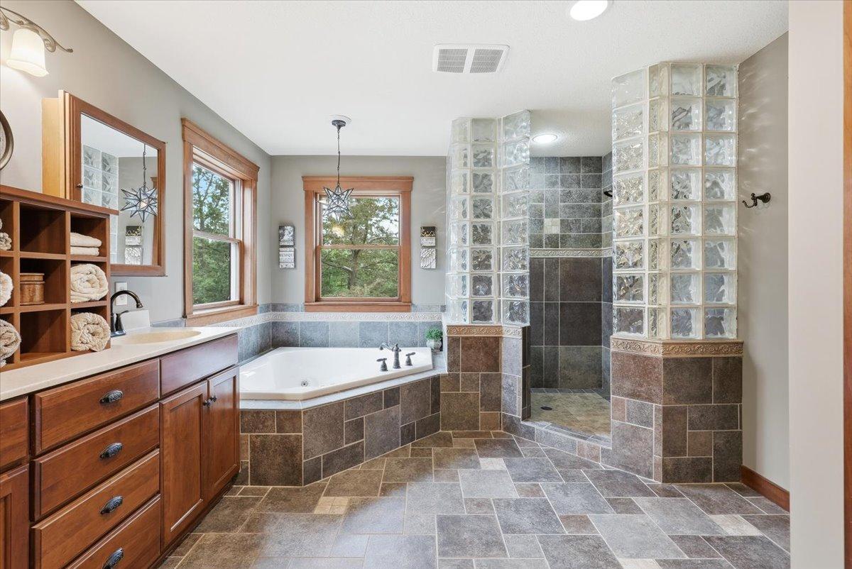 492 East Cove Road Hudson, WI 54016 - Photo 12 of 33