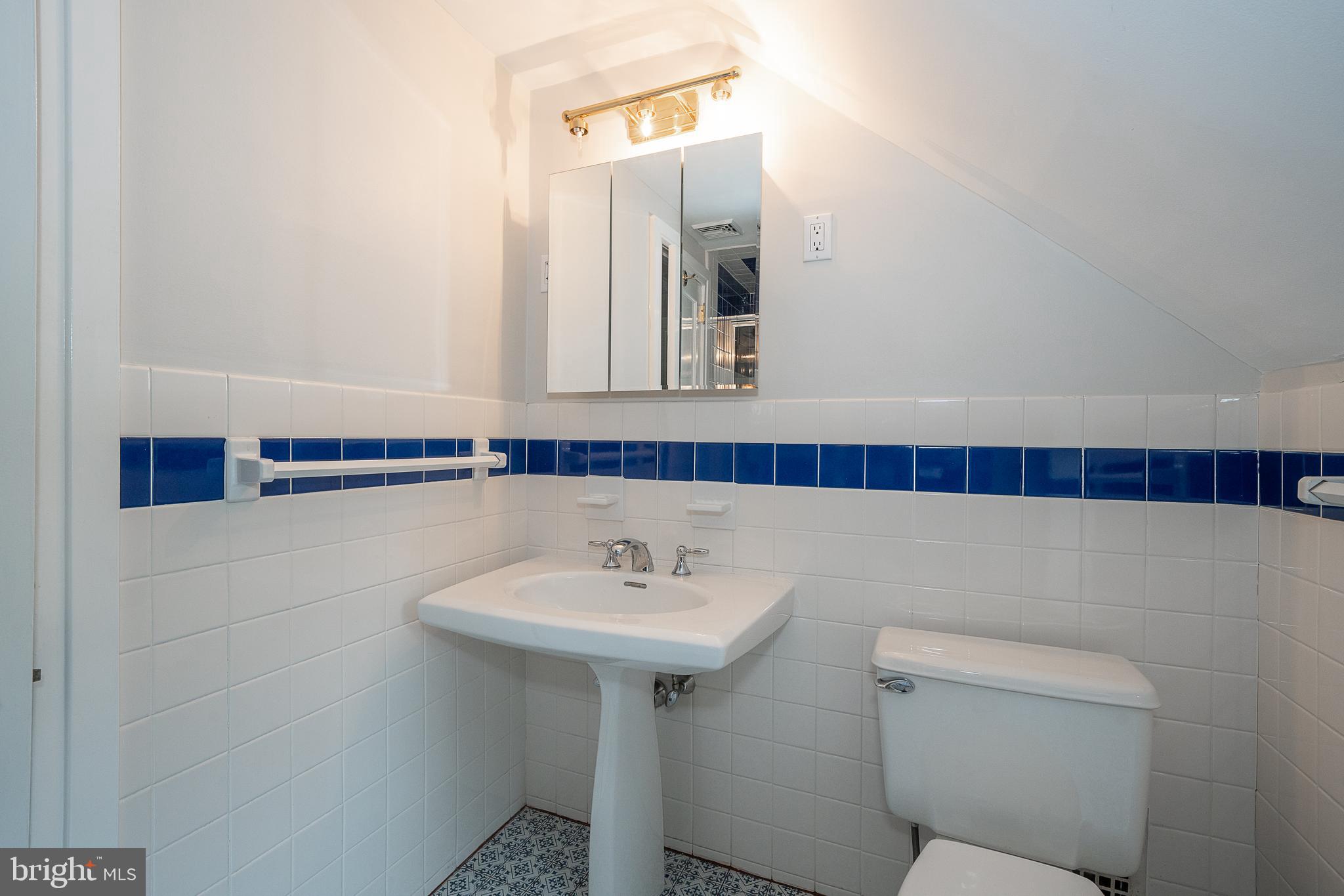 101 East Brookhaven Road Wallingford, PA 19086 - Photo 61 of 136 Third Floor Full Bathroom