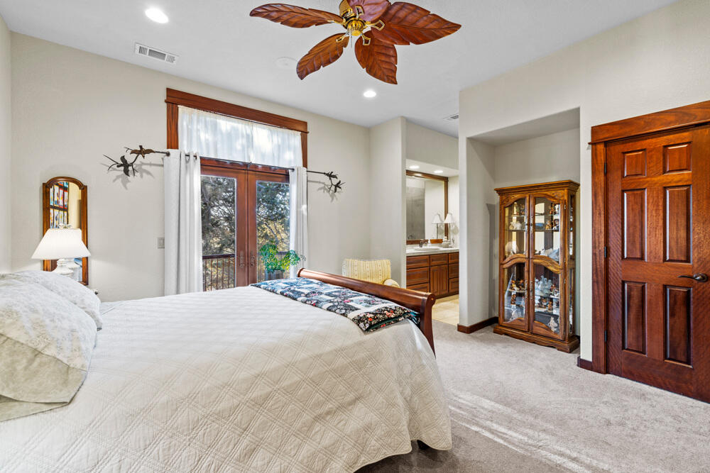 6012 Cooper's Hawk Road Klamath Falls, OR 97601 - Photo 41 of 58 Bedroom