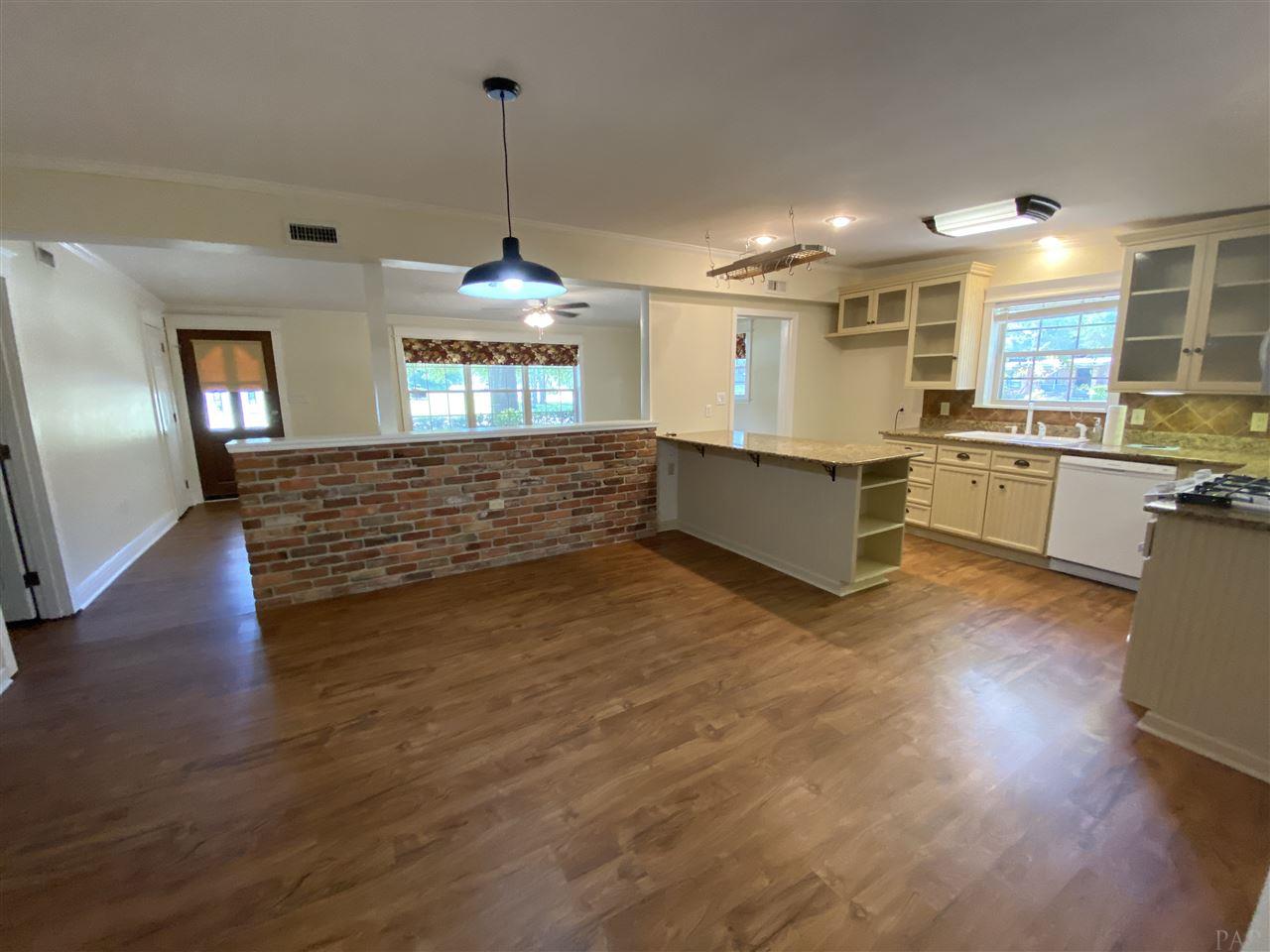 6101 Angelina Road Pensacola, FL 32504 - Photo 9 of 43 Gallery Image 9