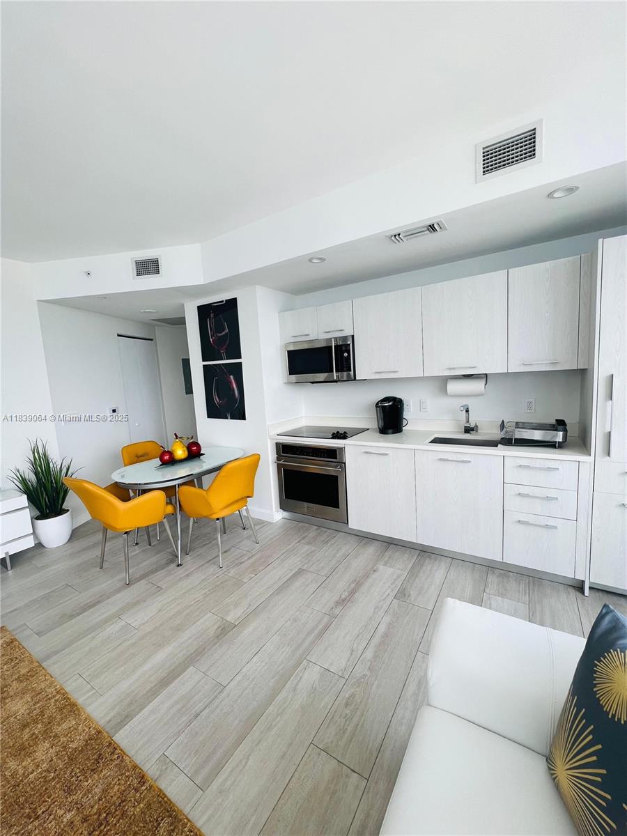 55 Southwest 9th Street, Unit 3308 Miami, FL 33130 - Photo 3 of 14