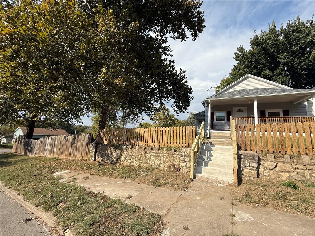 807 Albemarle Street St. Joseph, MO 64501 - Photo 2 of 19