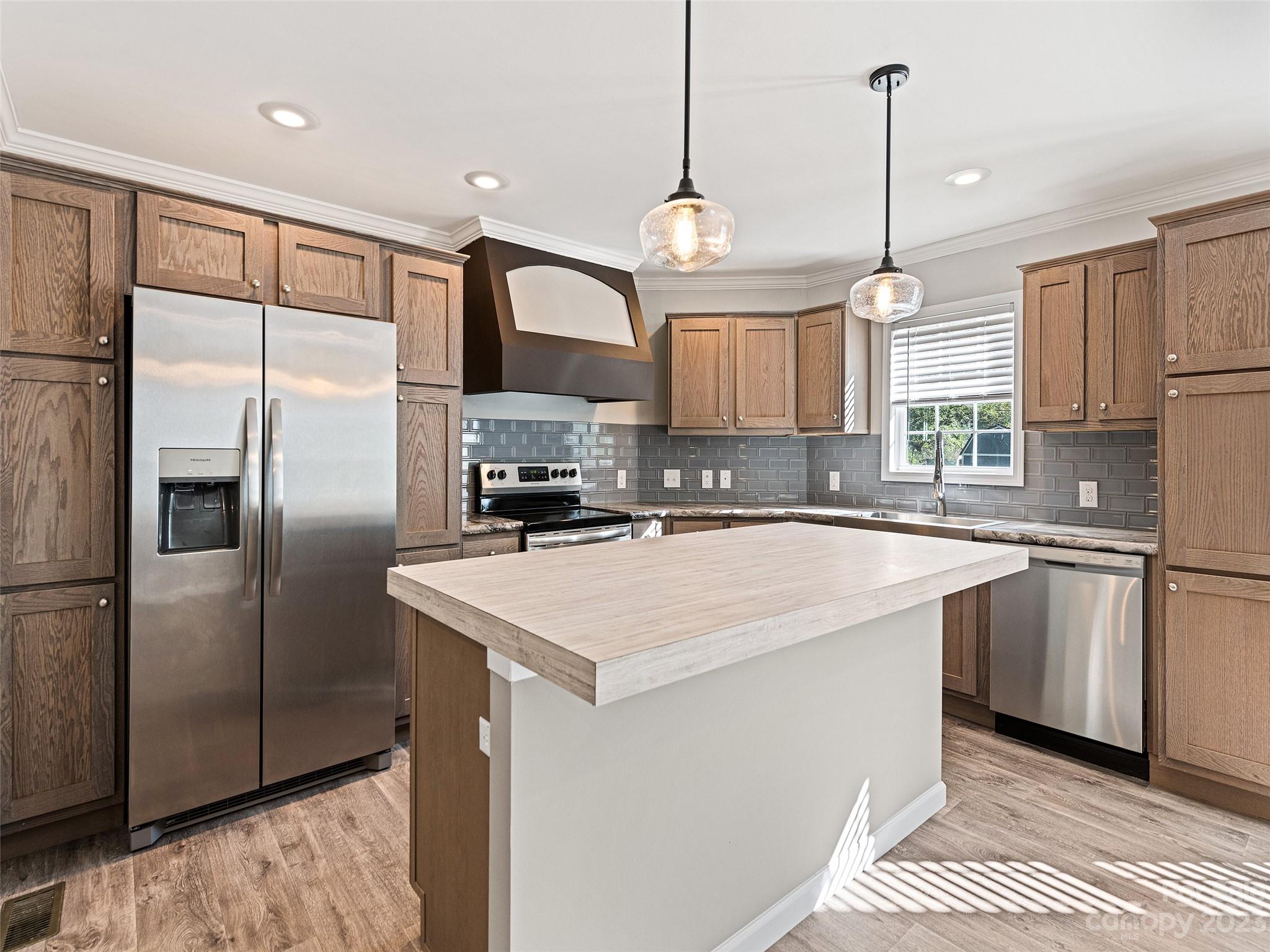 165 Brookside Street Clyde, NC 28721 - Photo 11 of 24 Gallery Image 11