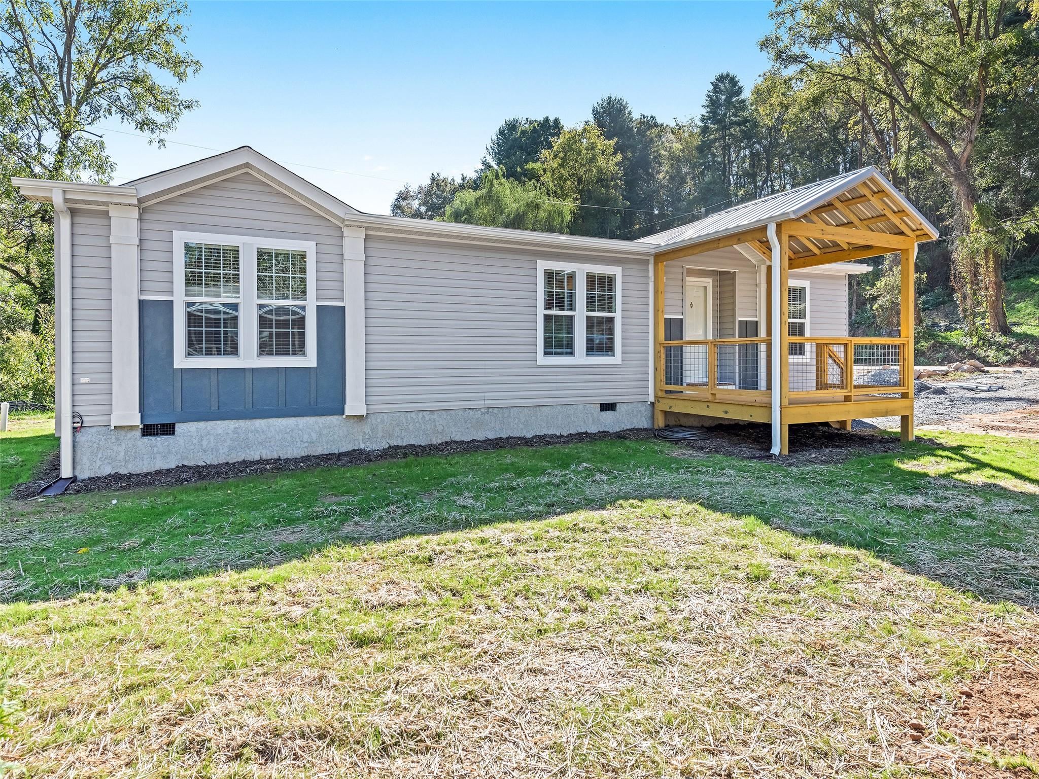 165 Brookside Street Clyde, NC 28721 - Photo 3 of 24 Gallery Image 3