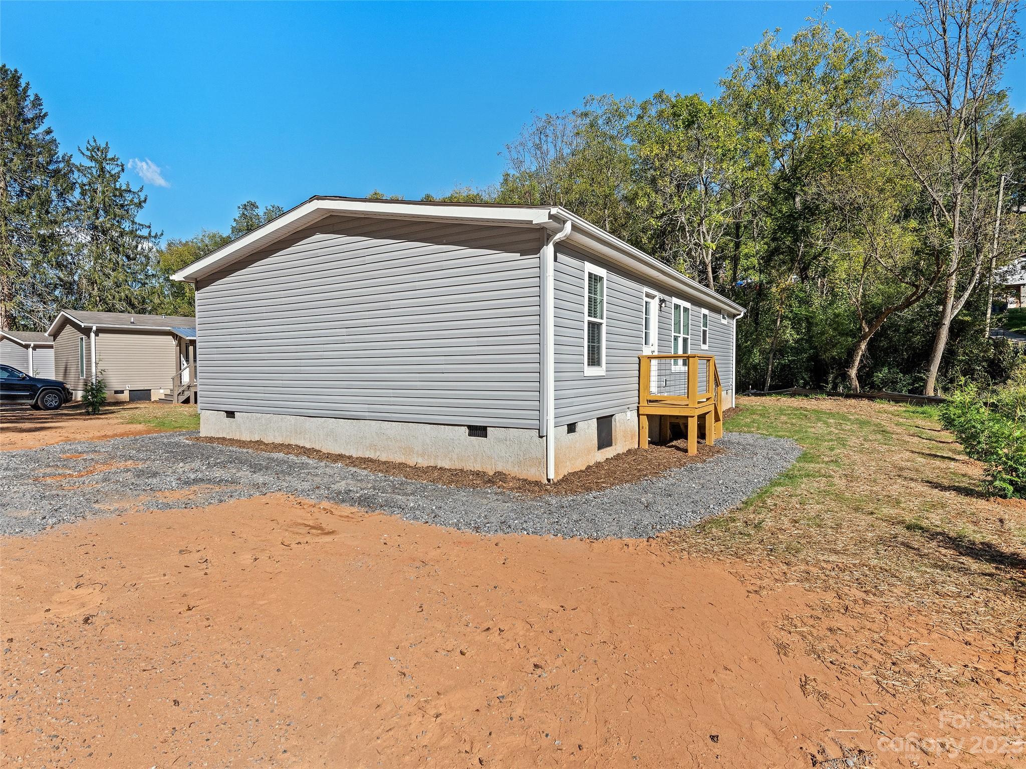 165 Brookside Street Clyde, NC 28721 - Photo 4 of 24 Gallery Image 4