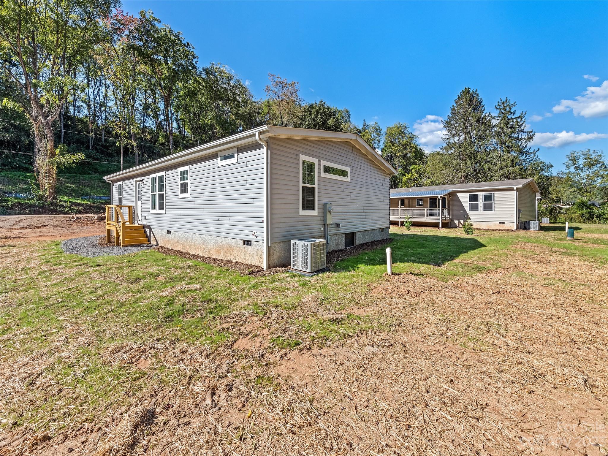 165 Brookside Street Clyde, NC 28721 - Photo 5 of 24 Gallery Image 5