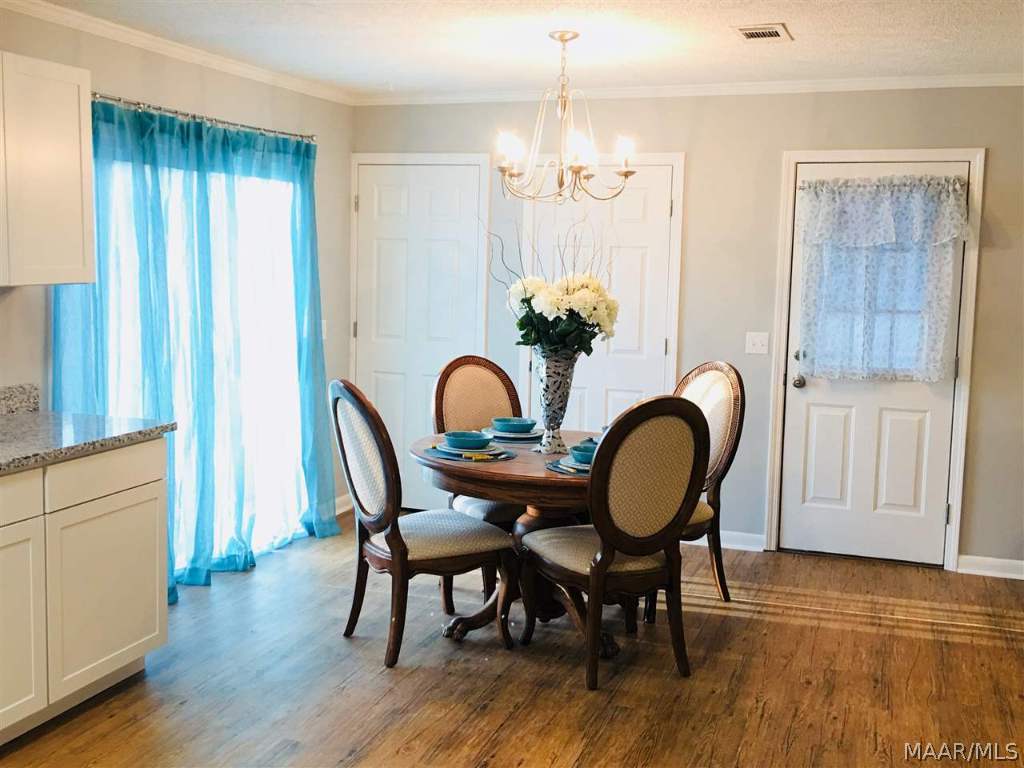 850 Will Logan Road Ozark, AL 36360 - Photo 5 of 29 DINING AREA