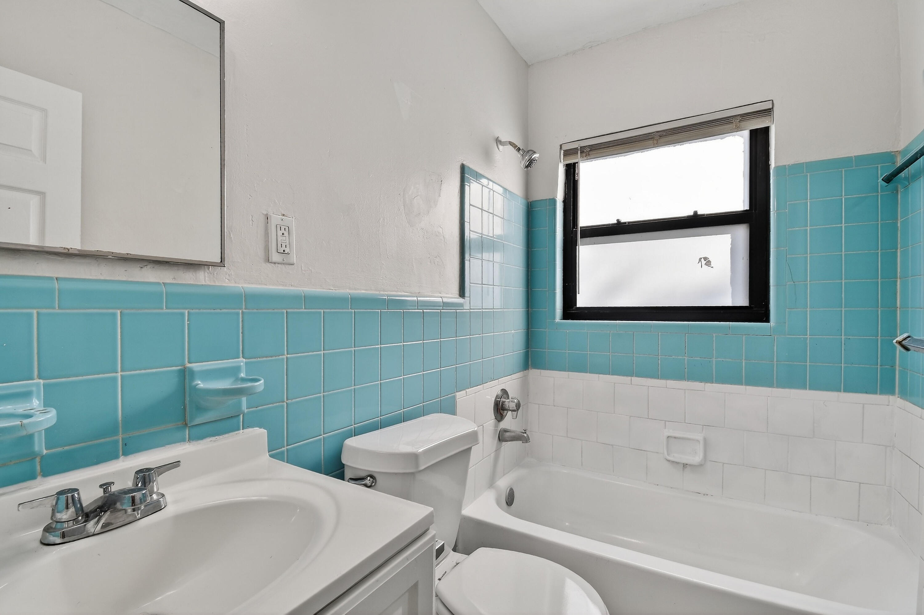 1257 West 35th Street Riviera Beach, FL 33404 - Photo 12 of 17 14