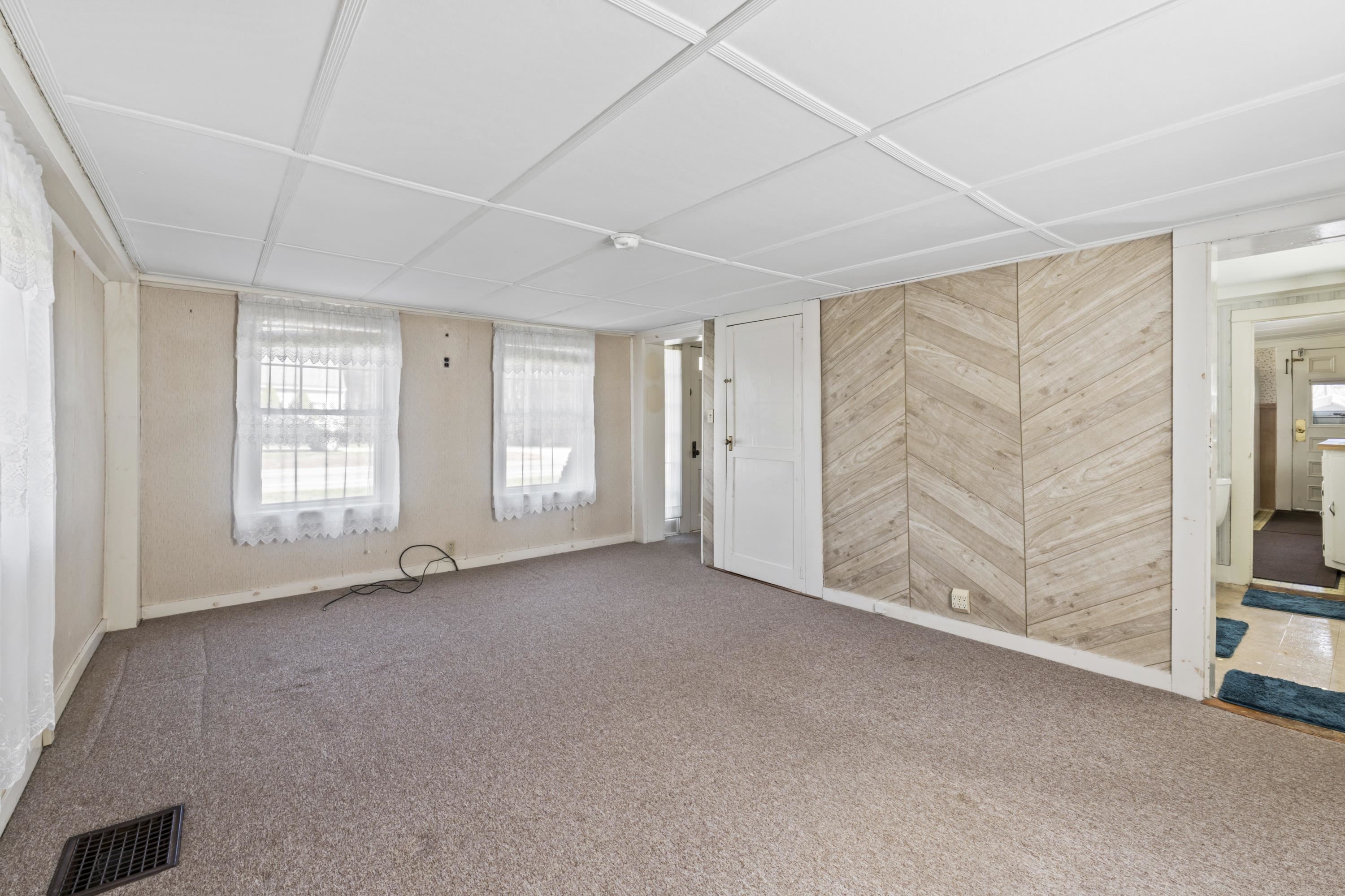 393 Wadleigh Falls Road Newmarket, NH 03857 - Photo 16 of 51