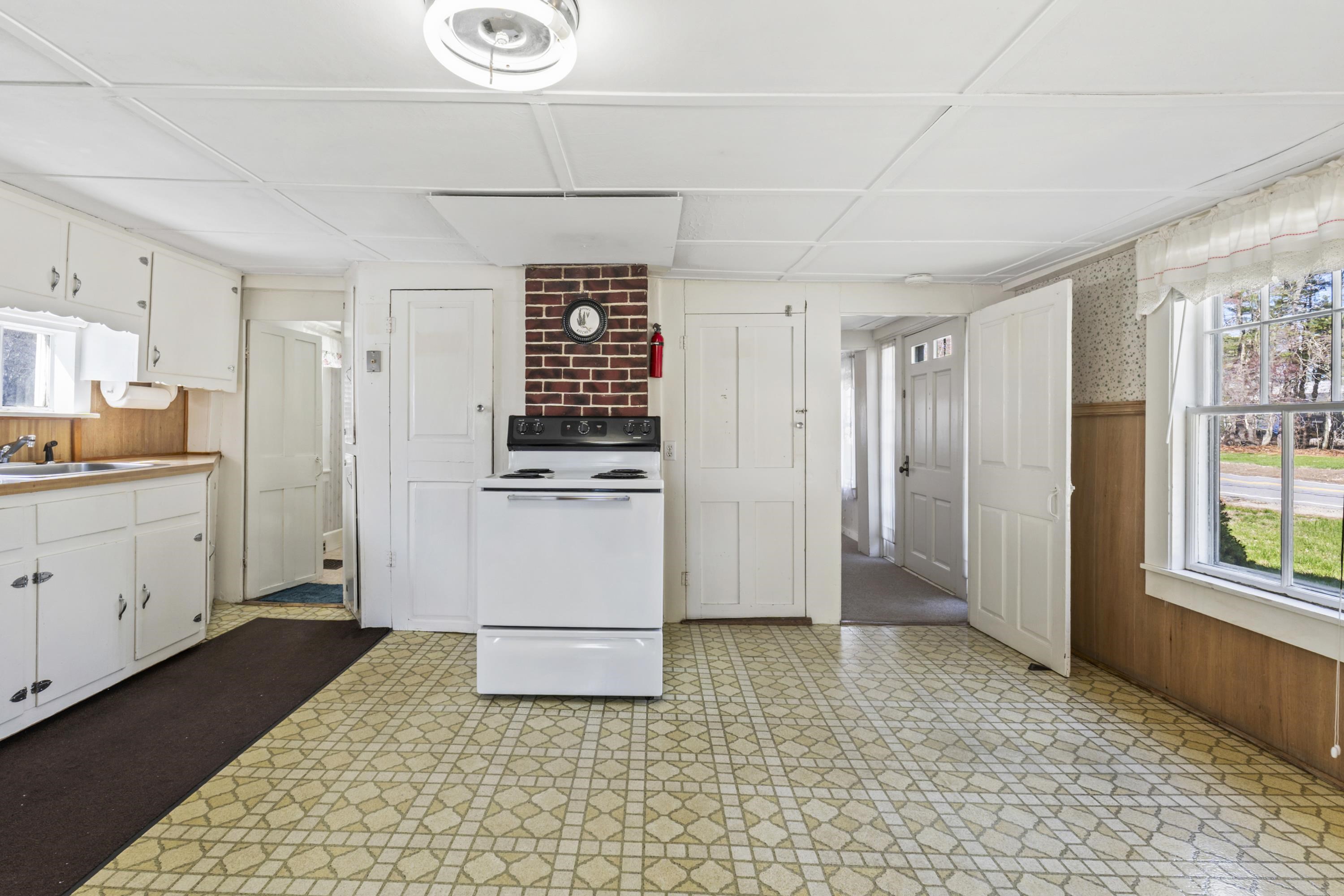 393 Wadleigh Falls Road Newmarket, NH 03857 - Photo 8 of 51
