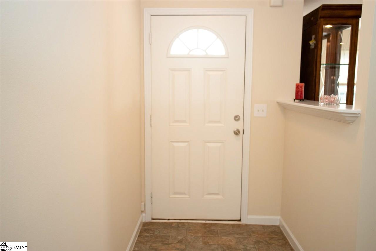 109 Slate Lane Greer, SC 29650 - Photo 5 of 36 Gallery Image 5