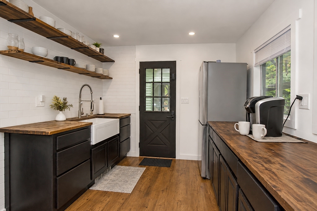 33 Plumtree Road Springfield, MA 01118 - Photo 16 of 29 Gallery Image 16
