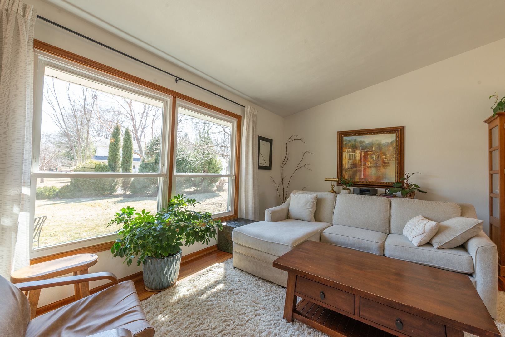 2210 Country Court Freeport, IL 61032 - Photo 3 of 41