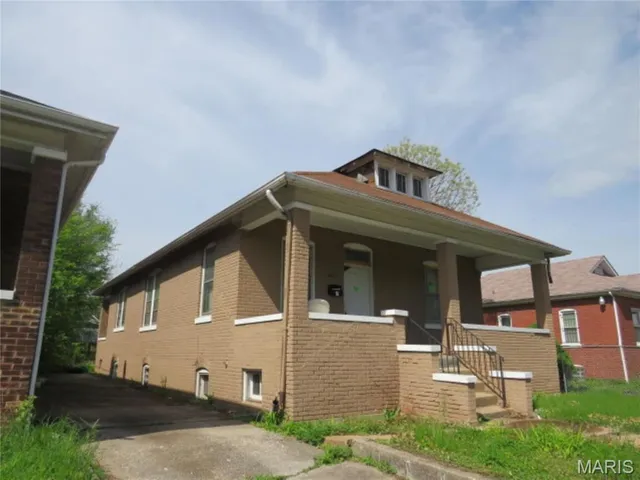 $9,900 | 2420 Illinois Avenue, East St. Louis, IL 62205