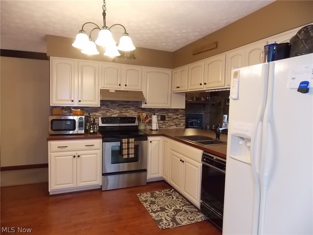 3247 Rohrer Road Wadsworth, OH 44281 - Photo 7 of 35