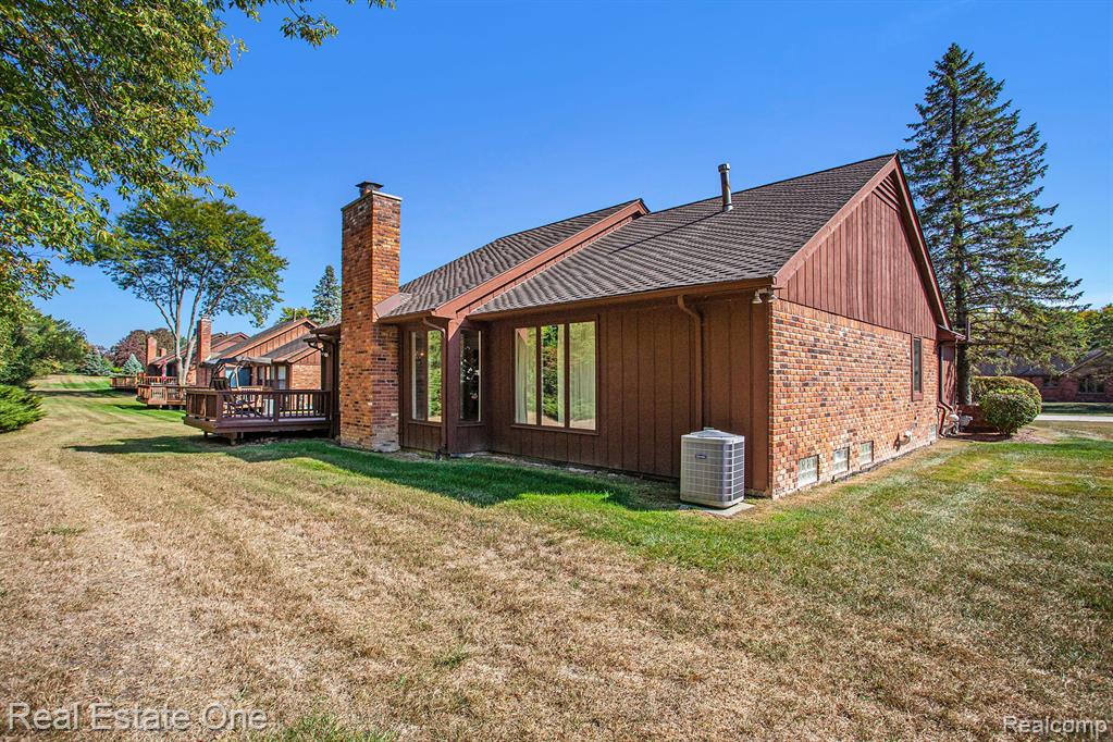 36508 Valley Ridge Drive Farmington Hills, MI 48331 - Photo 24 of 29
