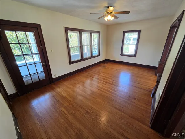 $1,295 | 706 Milton Avenue, Unit 2, Syracuse, NY 13204