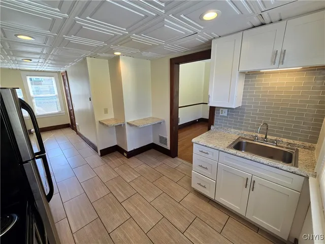 $1,295 | 706 Milton Avenue, Unit 2, Syracuse, NY 13204