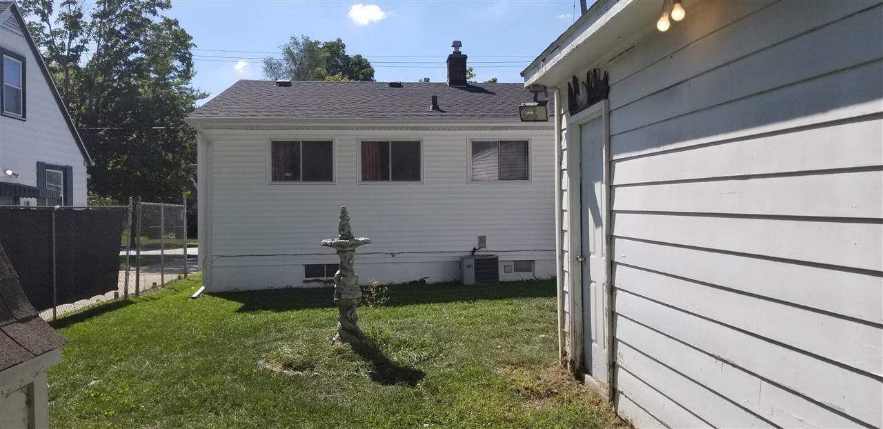 515 East Cavanaugh Road Lansing, MI 48910 - Photo 5 of 24 21509867-4.JPG
