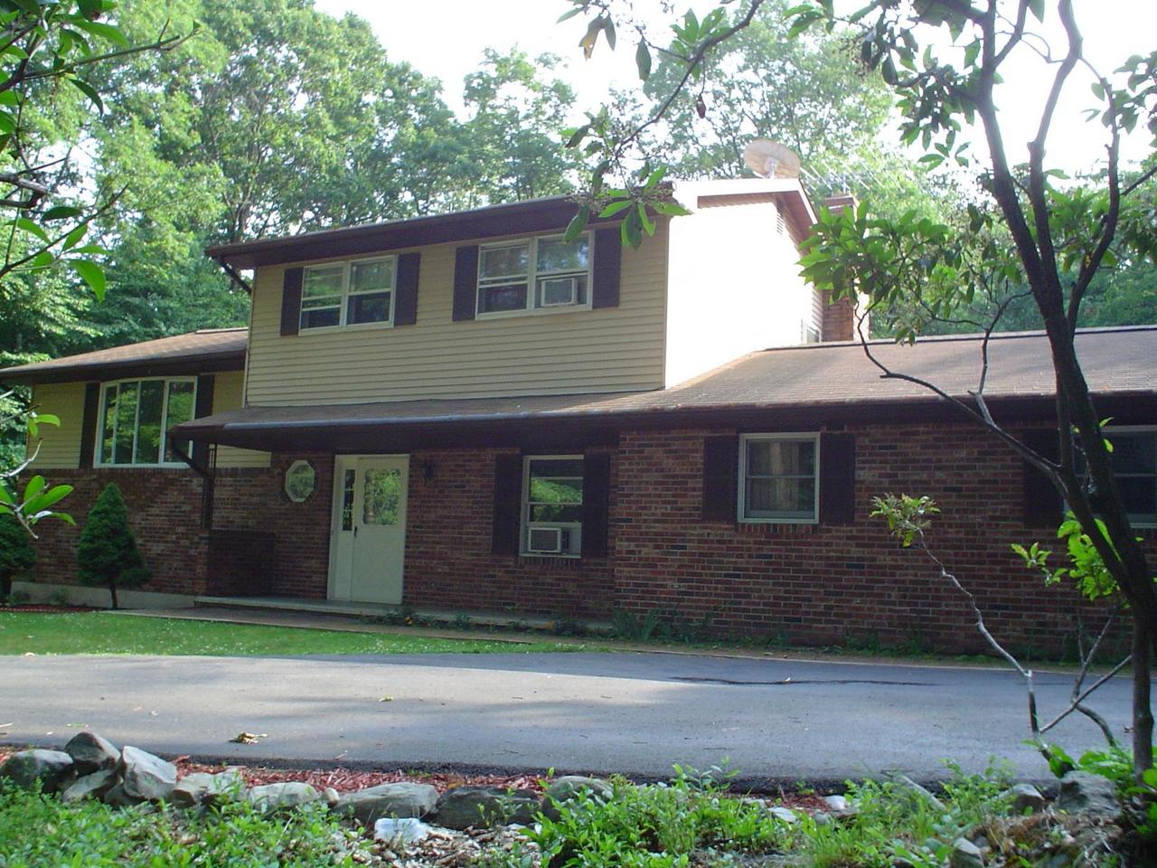 26 Balson Road Stroudsburg, PA 18360 - Photo 1 of 12 Main View