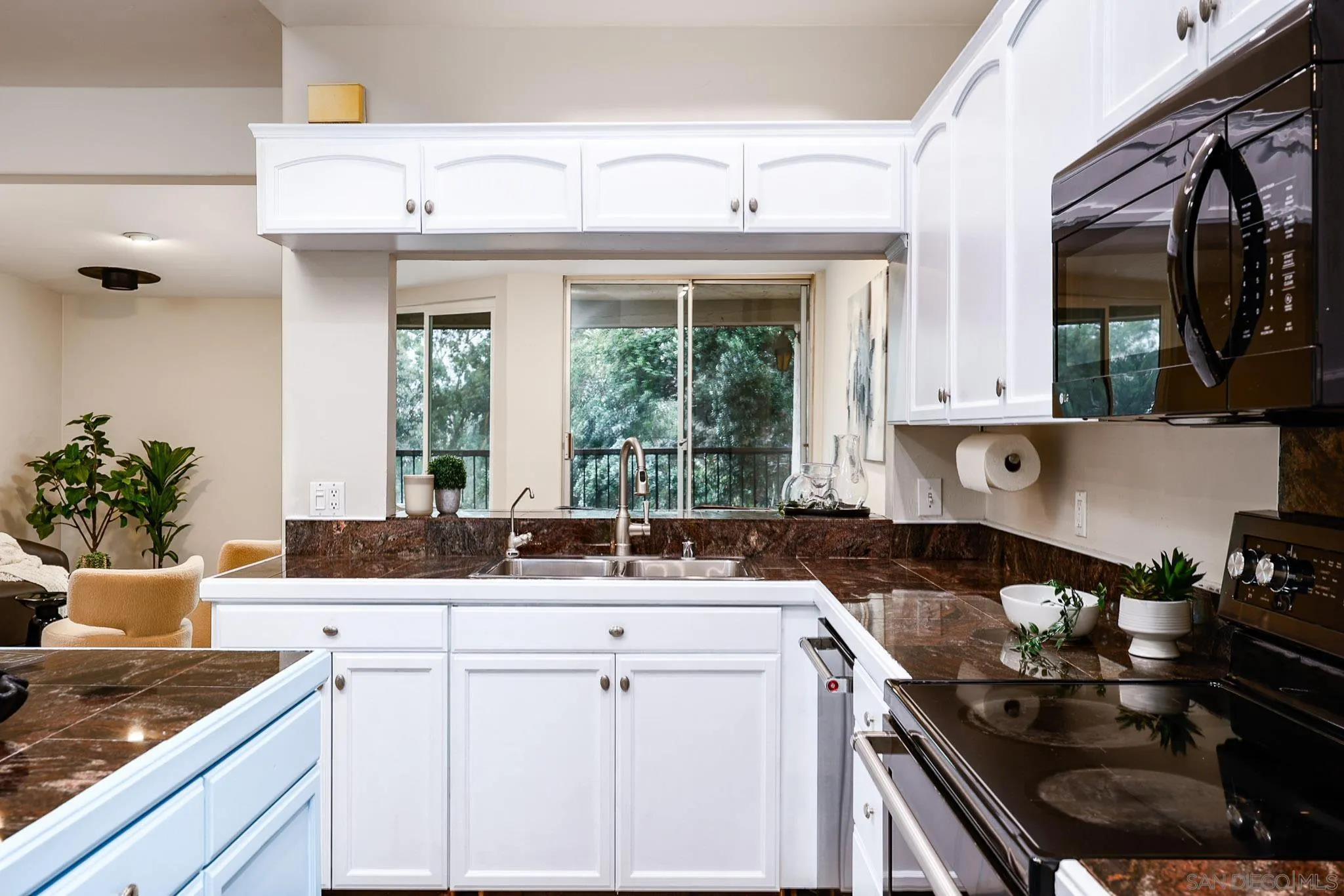 2406 Altisma Way, Unit A Carlsbad, CA 92009 - Photo 16 of 33