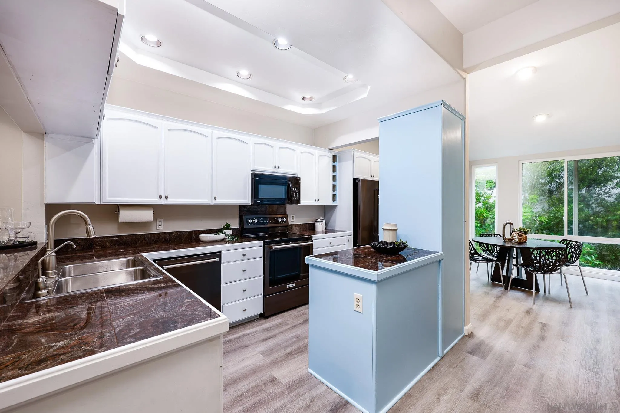 2406 Altisma Way, Unit A Carlsbad, CA 92009 - Photo 2 of 33