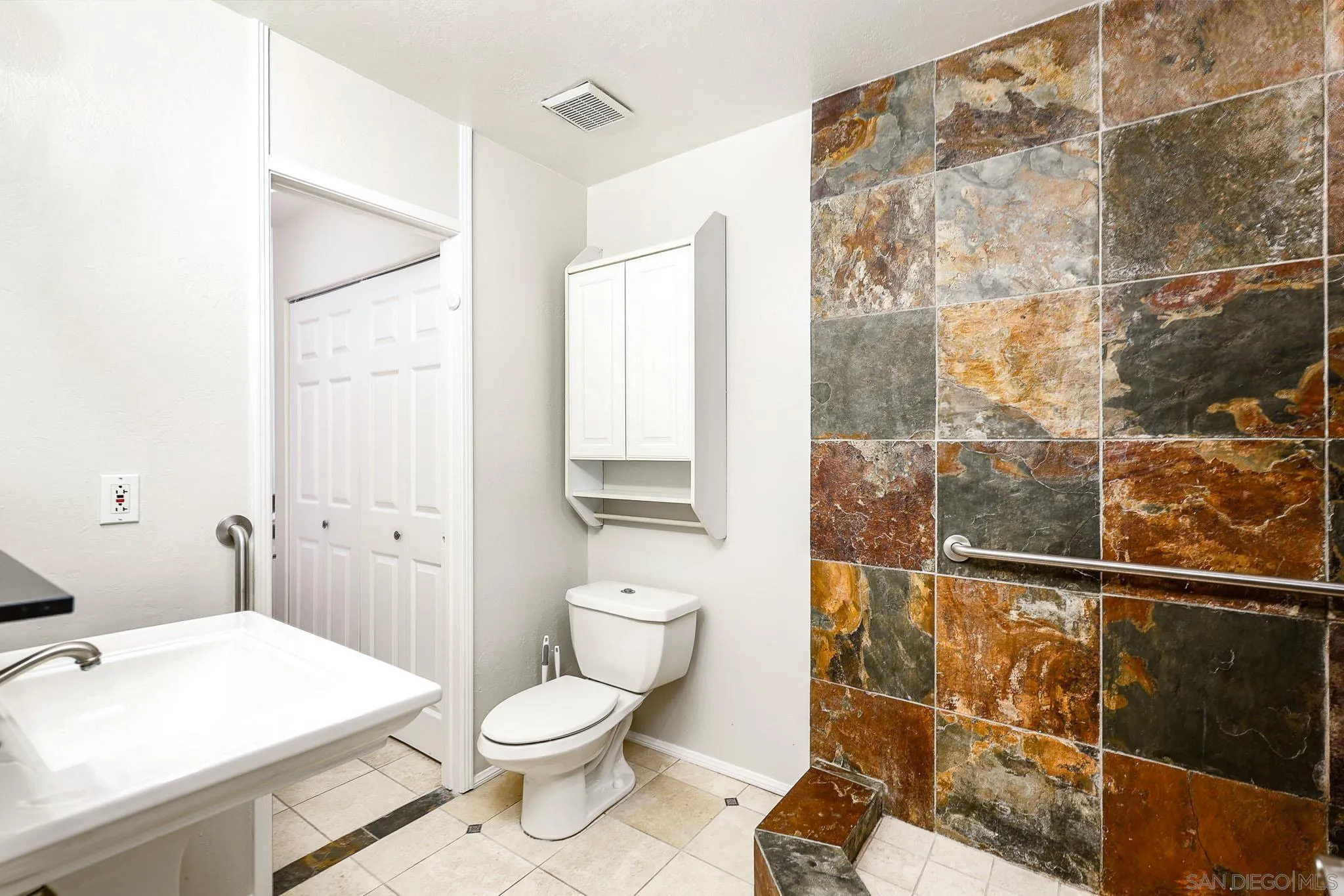 2406 Altisma Way, Unit A Carlsbad, CA 92009 - Photo 27 of 33