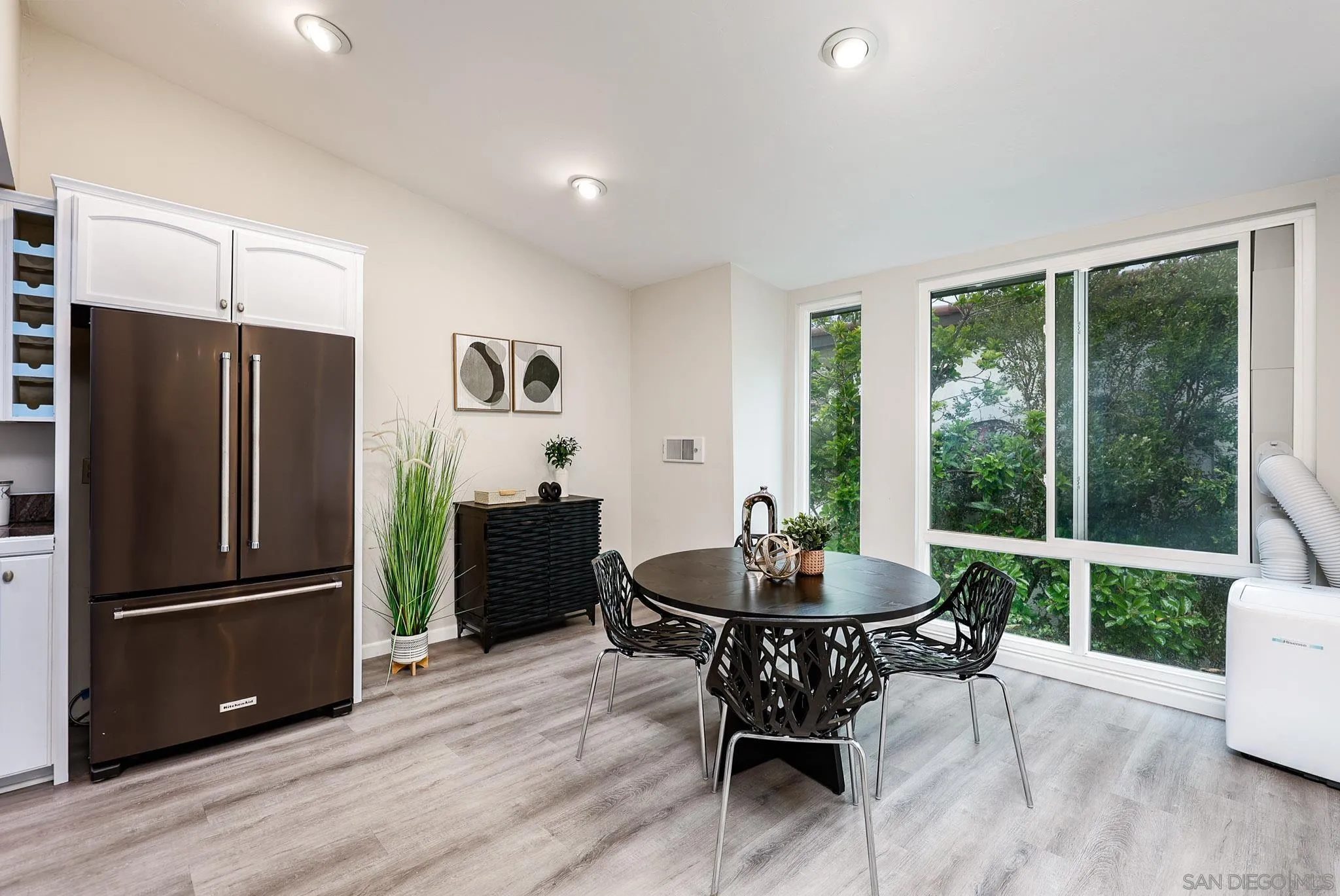 2406 Altisma Way, Unit A Carlsbad, CA 92009 - Photo 3 of 33