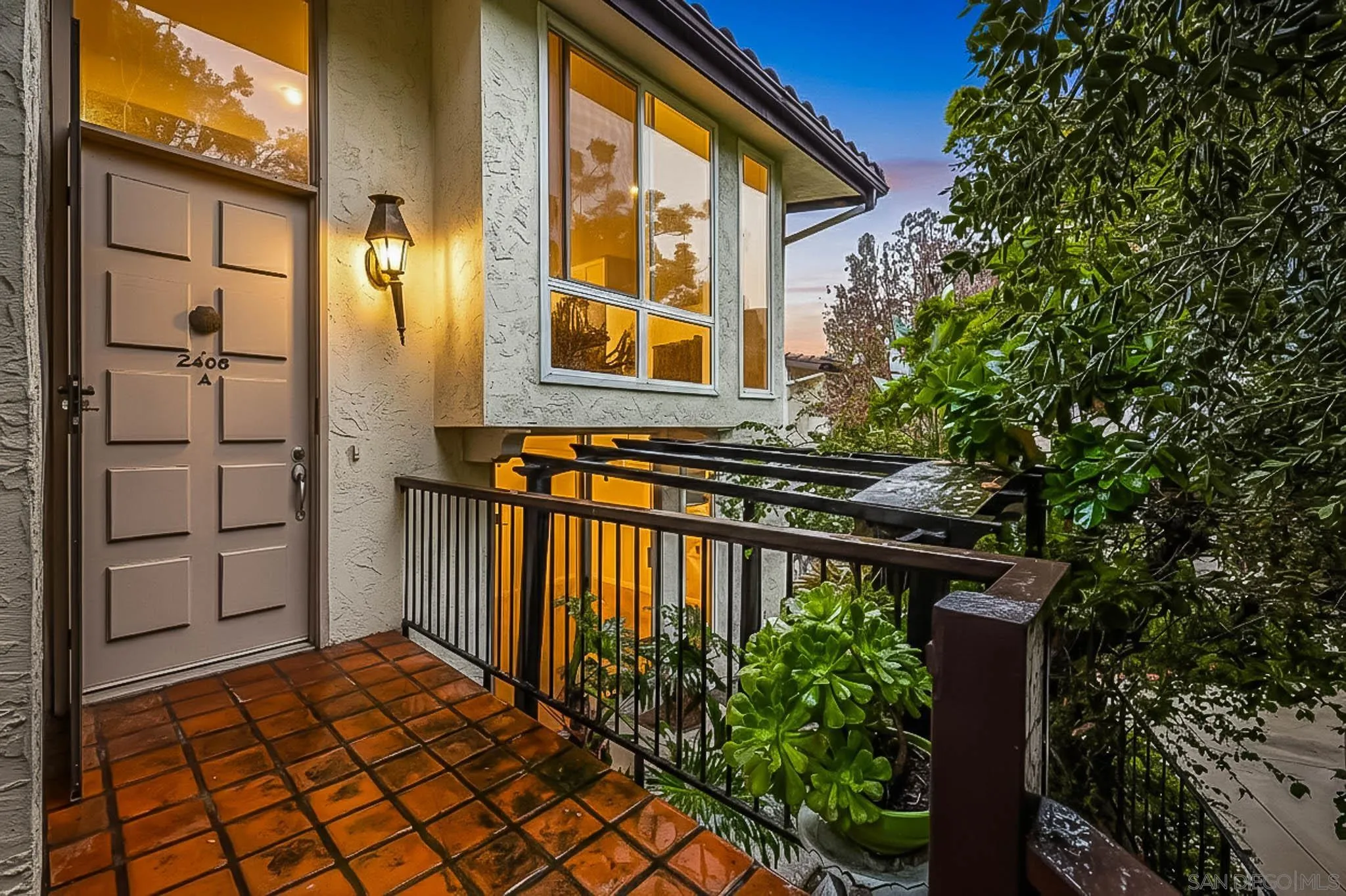 2406 Altisma Way, Unit A Carlsbad, CA 92009 - Photo 6 of 33 Digitally Altered. Original Image (https://zimg.paragon.ice.com/ParagonImages/Property/PA/SDMLS/-515869/2/533/400/38a52c74385248051bc8a352924ca65e/3/05c198f15e40aa1611bbce1ba031b75a/-515869-414ae9e2-9f0c-4901-b0bc-a92f0d43962d.JPG)