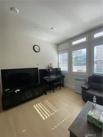 $6,000 | 104 Spectacle, Irvine, CA 92618
