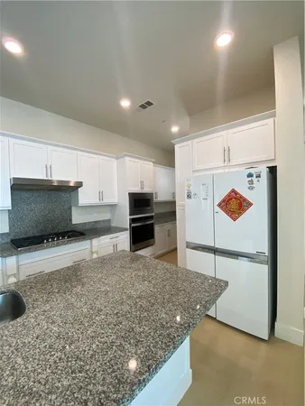 $6,000 | 104 Spectacle, Irvine, CA 92618