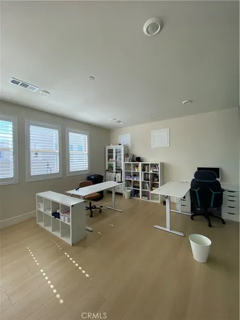 $6,000 | 104 Spectacle, Irvine, CA 92618