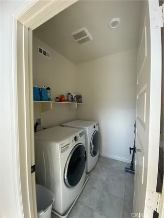 $6,000 | 104 Spectacle, Irvine, CA 92618