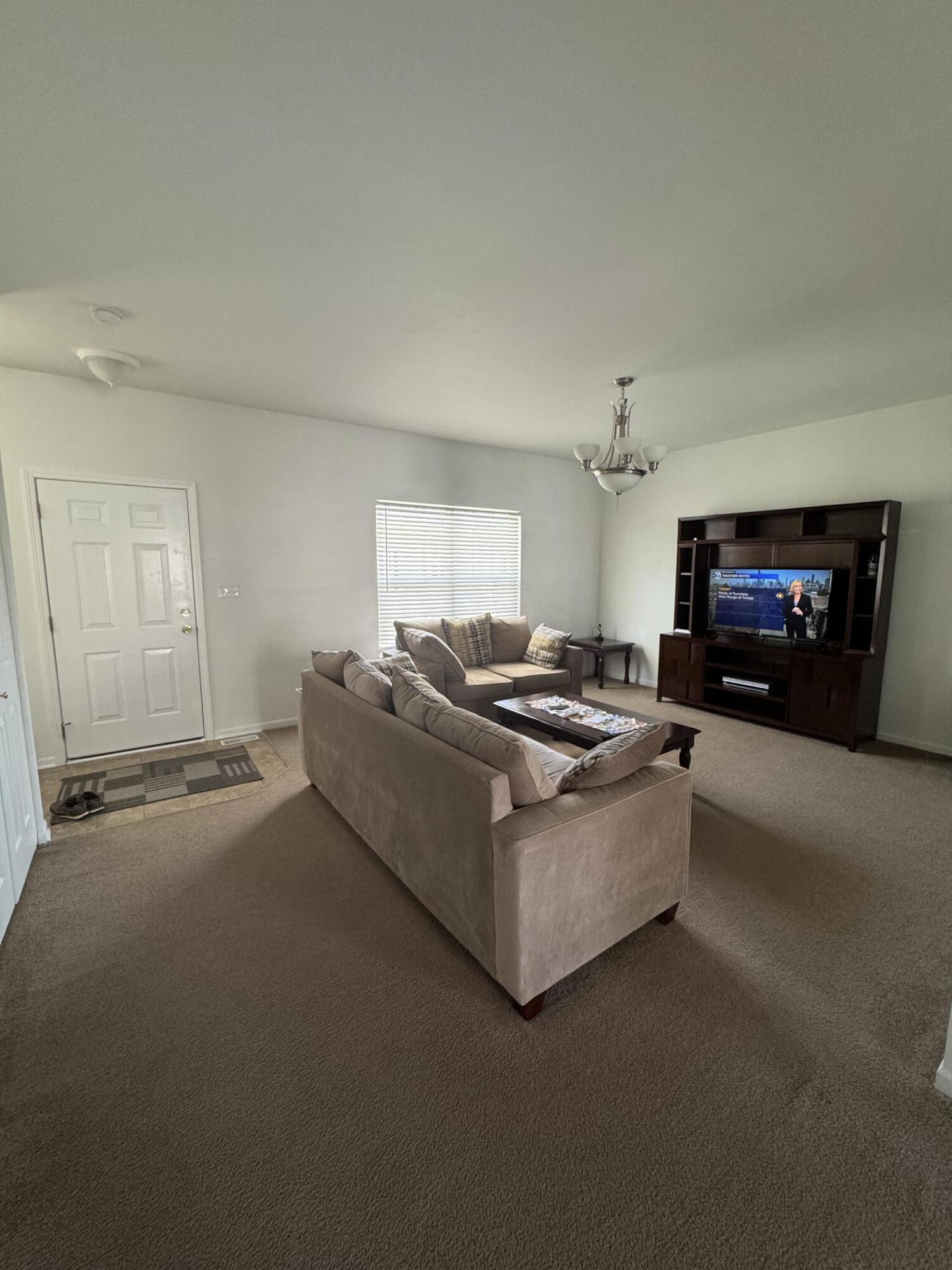 12723 Ellsworth Street Crown Point, IN 46307 - Photo 4 of 19 1500x2000