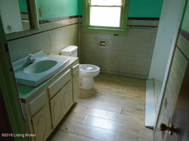 Full bathroom