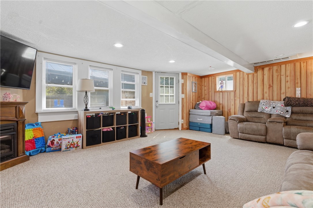 48 Overlea Road North Smithfield, RI 02896 - Photo 12 of 38