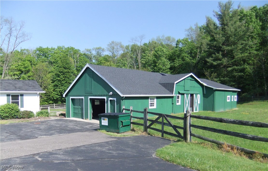 11185 County Line Road Chesterland, OH 44026 - Photo 2 of 32 Gallery Image 2