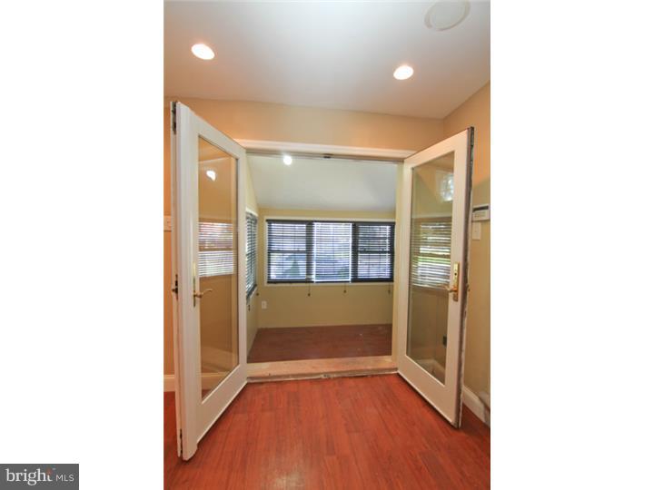 1217 Edgehill Road Darby, PA 19023 - Photo 4 of 25 Sun Room