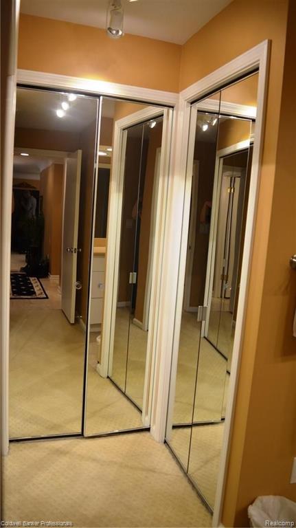 1750 Vernier Road, Unit 9 Grosse Pointe Woods, MI 48236 - Photo 23 of 37