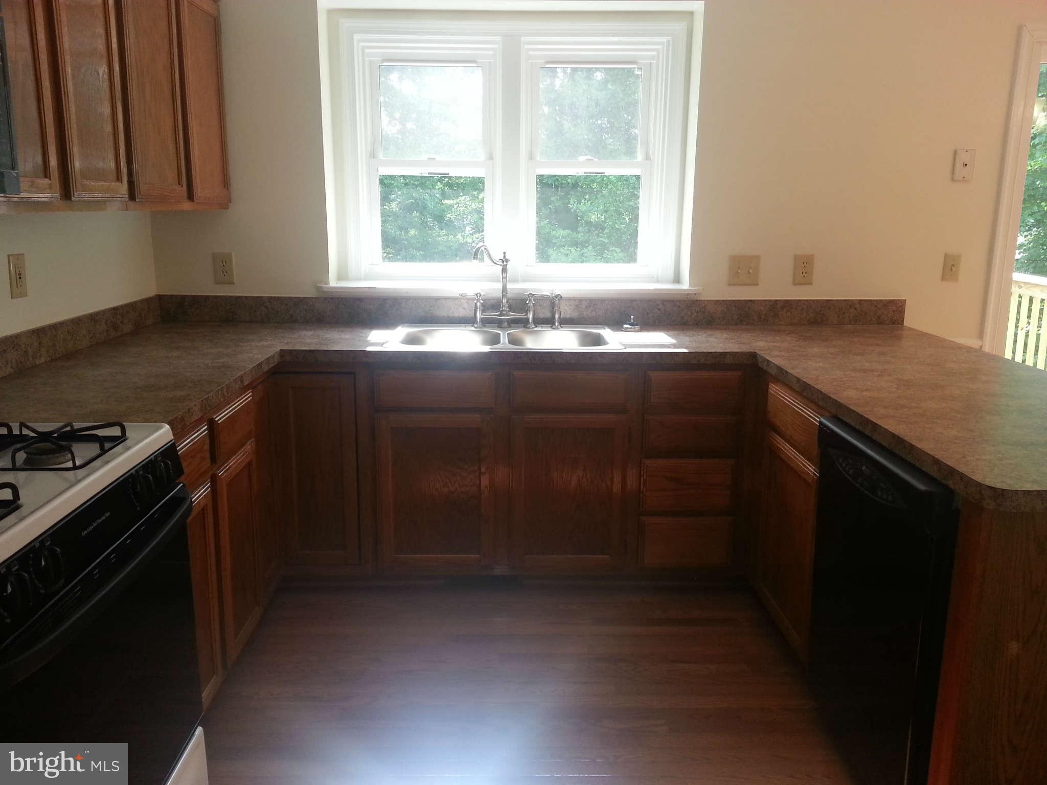 406 Harrogate Road Fredericksburg, VA 22406 - Photo 10 of 26 Kitchen