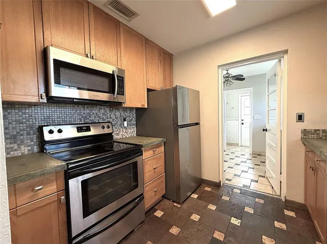 $2,395 | 105 North Aurora Avenue, Clearwater, FL 33765