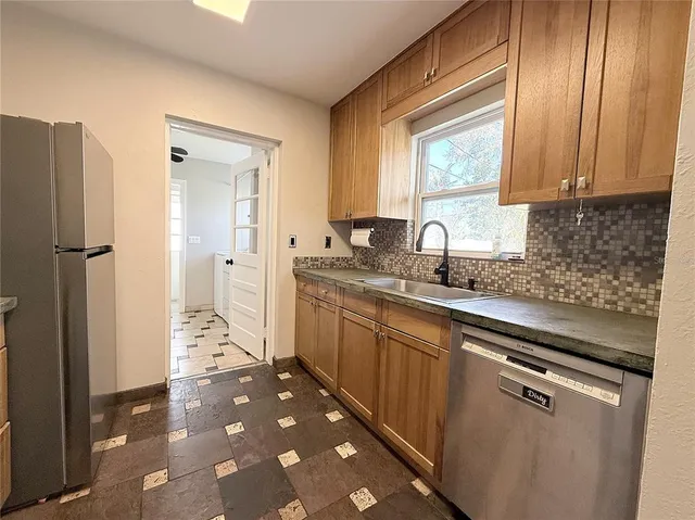 $2,395 | 105 North Aurora Avenue, Clearwater, FL 33765