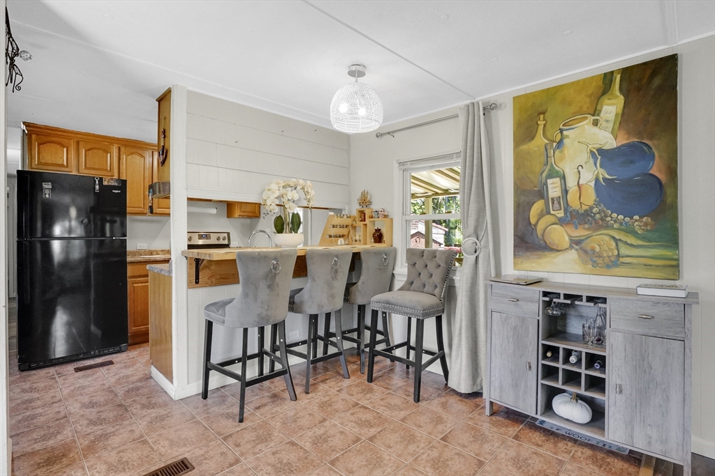 67 Fieldston Street Springfield, MA 01119 - Photo 7 of 16