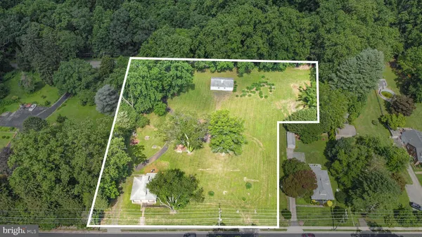 a bird view of a garden