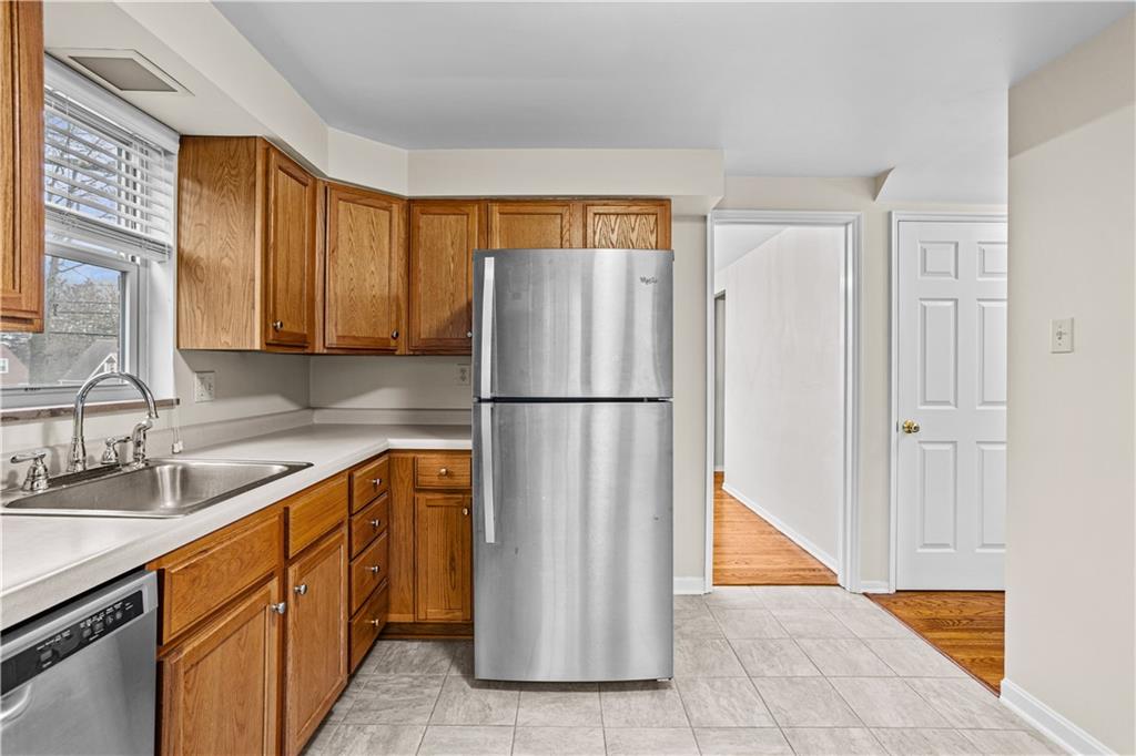5426 Baptist Road Pittsburgh, PA 15236 - Photo 15 of 27 Gallery Image 15