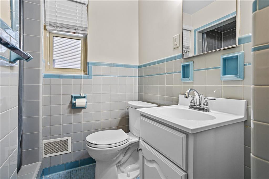5426 Baptist Road Pittsburgh, PA 15236 - Photo 17 of 27 Gallery Image 17