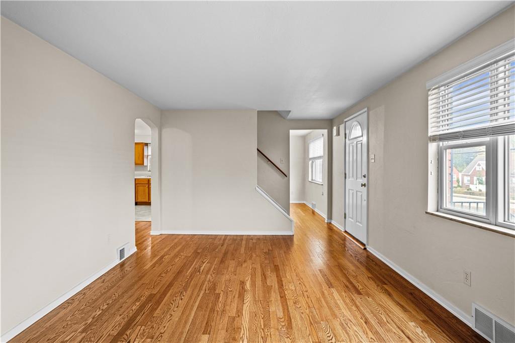 5426 Baptist Road Pittsburgh, PA 15236 - Photo 8 of 27 Gallery Image 8
