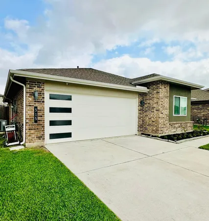 $2,200 | 315 John House Lane, Rosharon, TX 77583