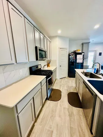 $2,200 | 315 John House Lane, Rosharon, TX 77583