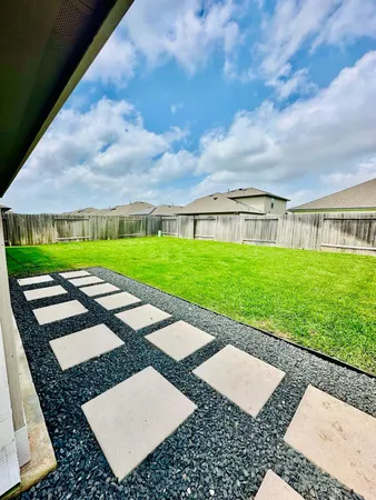 $2,200 | 315 John House Lane, Rosharon, TX 77583